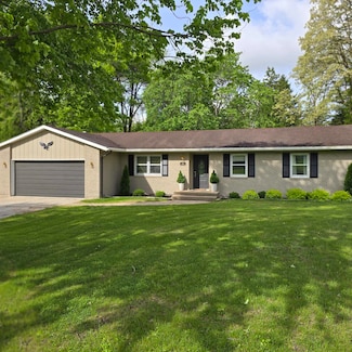 1810 Sylvan Ct, Freeport, IL 61032