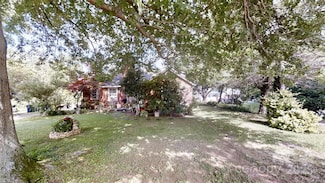 21 Maple Ave, Candler, NC 28715