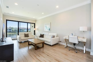 15102 Palmer Lake Cir Unit 201, Naples, FL 34109
