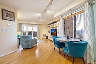 20 2nd St NE Unit P504, Minneapolis, MN 55413