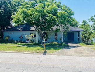 208 Shepard Ave, Dundee, FL 33838