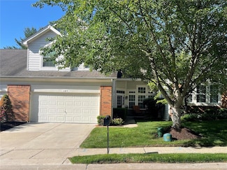 127 Chesterfield Bluffs Dr, Chesterfield, MO 63005