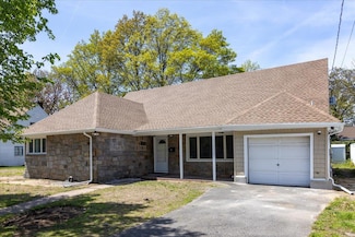 3 Harvard Rd, Woodmere, NY 11598