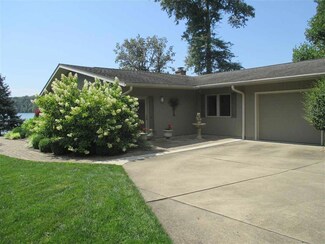 595 E North Shore Dr, Brownstown, IN 47220