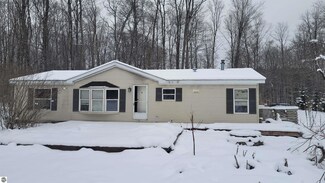 20527 Fewins Rd, Interlochen, MI 49643