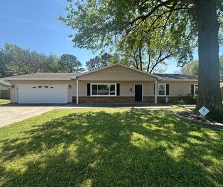125 Bradley Dr, Sikeston, MO 63801