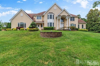 2 Lecarre Dr, Marlboro, NJ 07746