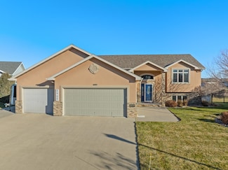 3409 15th St SW, Minot, ND 58701