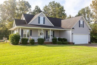 2814 Philippi Cir, Grimesland, NC 27837