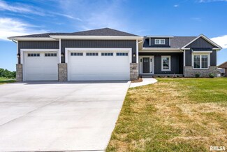 493 Mason Dr, Riverdale, IA 52722