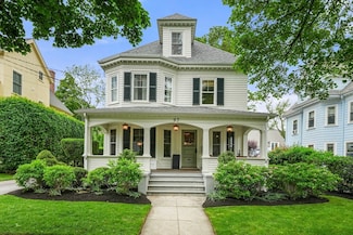 97 Manet Rd, Chestnut Hill, MA 02467