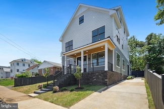 1610 12th St S, Arlington, VA 22204