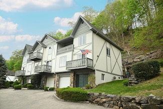 12 Hillcrest Ave, Pleasantville, NY 10570