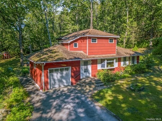 49 Lakeside Dr, Rhinebeck, NY 12572