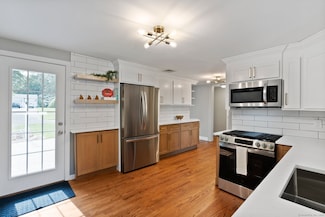 114 Boulter Rd, Wethersfield, CT 06109