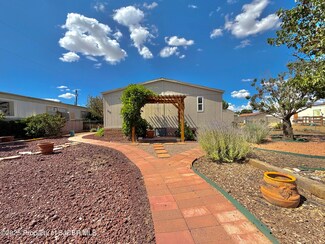 912 W Maple Ave, Bloomfield, NM 87413