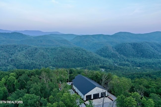 550 Steer Creek Rd, Tellico Plains, TN 37385