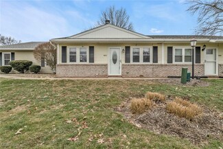 4012 Townhouse Ln Unit 56, Uniontown, OH 44685