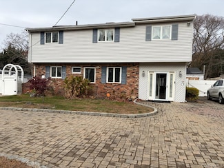 5 Joy Rd, Selden, NY 11784