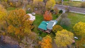 207 Howell St, Alderson, WV 24910