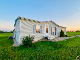 10637 NW 62nd St, Silver Lake, KS 66539