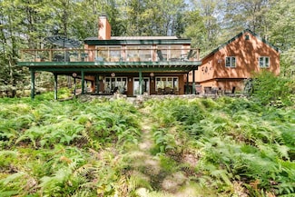 303 Road Round the Rd, Enfield, NH 03748