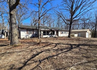 1137 E 318th Rd, Flemington, MO 65650