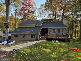 4106 Knight Dr, Tobyhanna, PA 18466