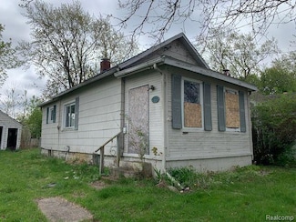 915 Stocker Ave, Flint, MI 48503
