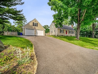 116 Woodstock Rd, Attleboro, MA 02703
