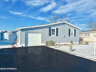 40 Las Olas Dr, Brick, NJ 08723