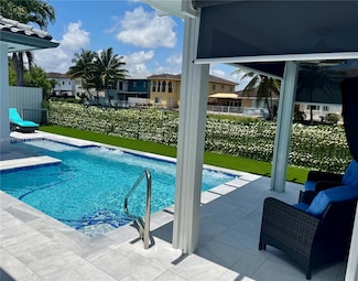 15551 SW 14th St, Miami, FL 33194