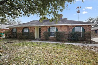 427 Broken Bough Dr, Slidell, LA 70458