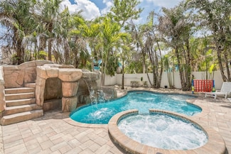 538 Canal Rd, Sarasota, FL 34242