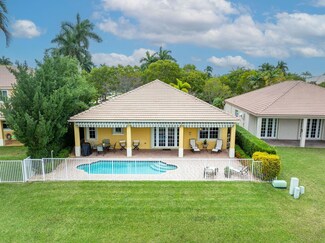 725 Nandina Dr, Weston, FL 33327