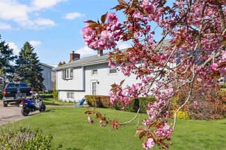 858 Mitchell's Ln, Middletown, RI 02842