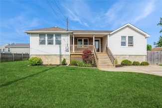 2594 Riverside Ave, Seaford, NY 11783