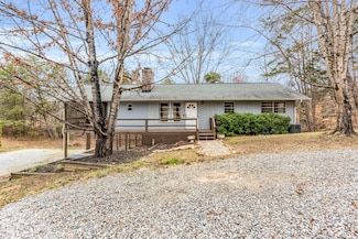 980 Deerwood Dr, Dandridge, TN 37725
