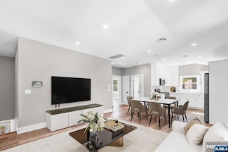 715 Evans St Unit 2, Paramus, NJ 07652