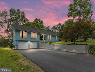 261 W Chestnut Hill Rd, Newark, DE 19713