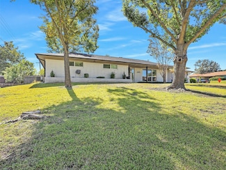 8029 Northbrook Dr, Benbrook, TX 76116