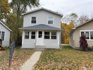 2433 Kleist Ct, Keego Harbor, MI 48320