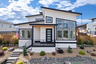 3769 SW 43rd St, Redmond, OR 97756