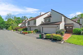 6 Chippewa Ct, Suffern, NY 10901