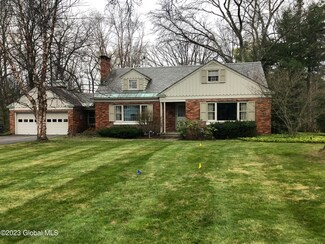 1131 Ruffner Rd, Schenectady, NY 12309