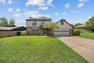 213 Covington Dr, Benbrook, TX 76126