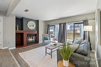 419 W 8th St Unit 50, Charlotte, NC 28202
