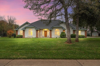 6684 Riata Dr, Redding, CA 96002