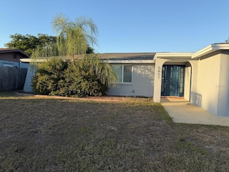 5651 Canosa Dr, Holiday, FL 34690