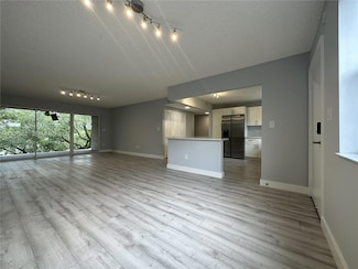 601 Ives Dairy Rd Unit 4038, Miami, FL 33179